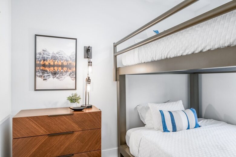 Canmore Mountain Retreat at Solara Resort - Canmore, Canada