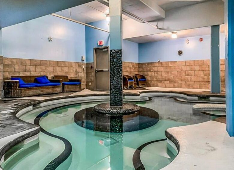 Canmore Mountain Retreat at Solara Resort - Canmore, Canada