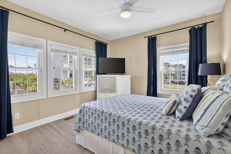 Oceanfront- Heated Pool! Private & Hot Tub - North Topsail Beach, North Carolina
