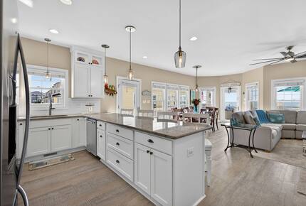 Oceanfront- Heated Pool! Private & Hot Tub - North Topsail Beach, North Carolina