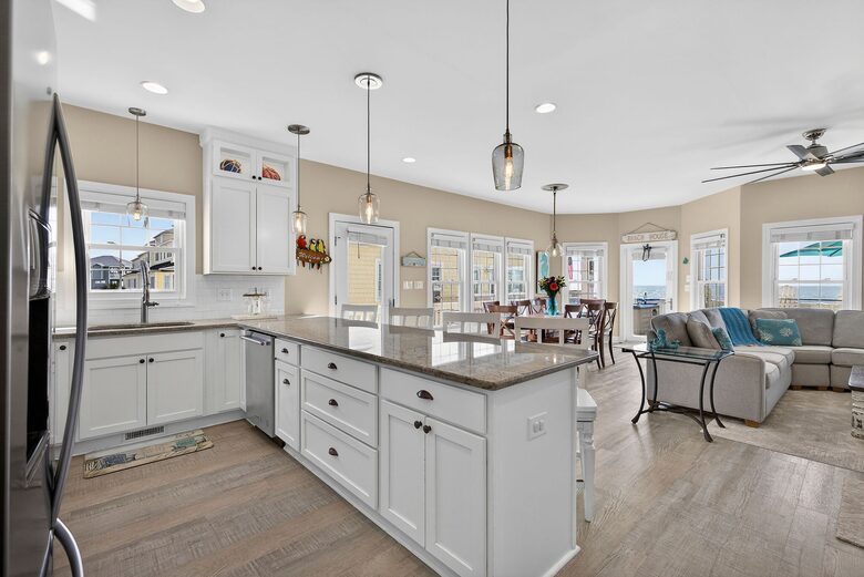 Oceanfront- Heated Pool! Private & Hot Tub - North Topsail Beach, North Carolina