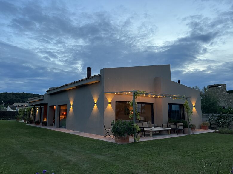 Single-Level Villa with Empordà Views - Palau Sator, Spain