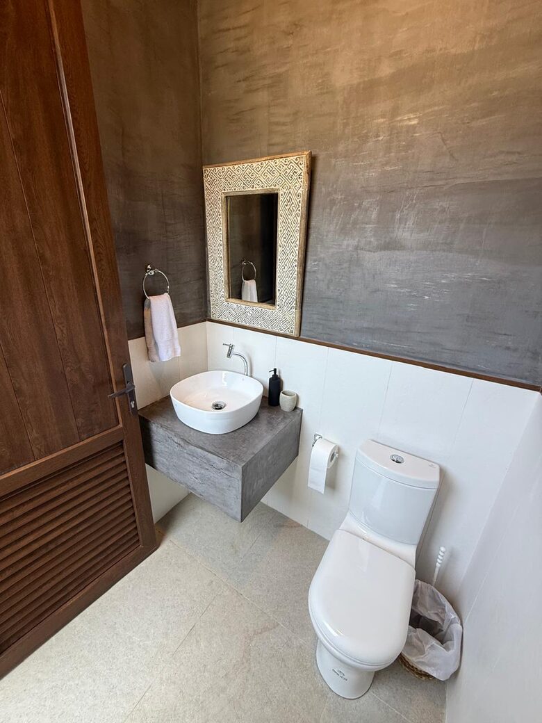 A Hidden Paradise Above the Crystal Lagoon - Santa Elena Canton, Ecuador