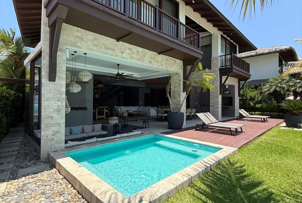 A Hidden Paradise Above the Crystal Lagoon - Santa Elena Canton, Ecuador