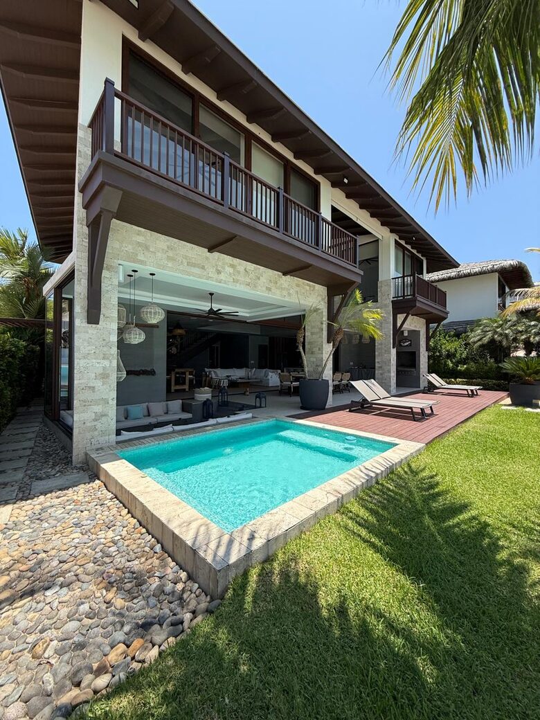 A Hidden Paradise Above the Crystal Lagoon - Santa Elena Canton, Ecuador