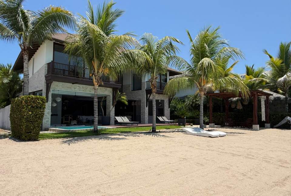 A Hidden Paradise Above the Crystal Lagoon - Santa Elena Canton, Ecuador