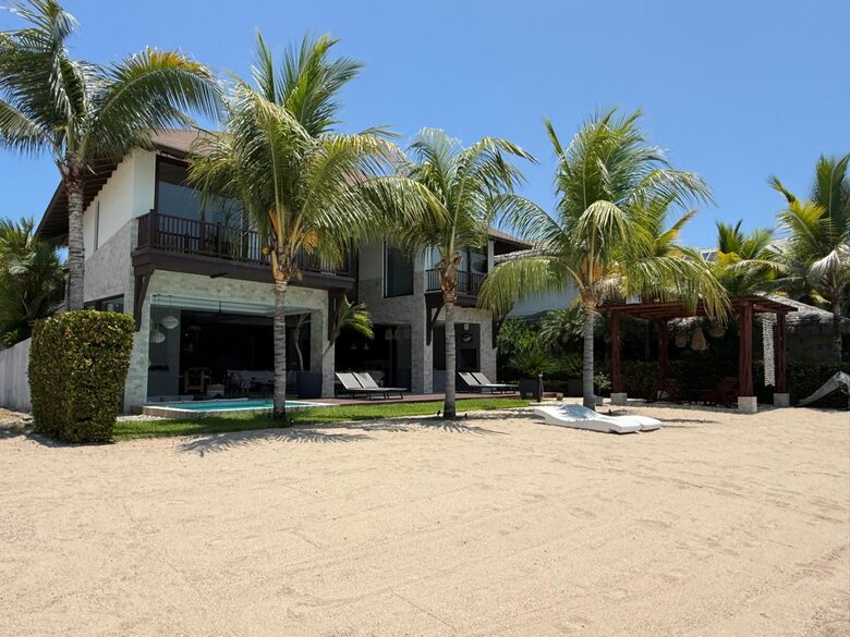 A Hidden Paradise Above the Crystal Lagoon - Santa Elena Canton, Ecuador