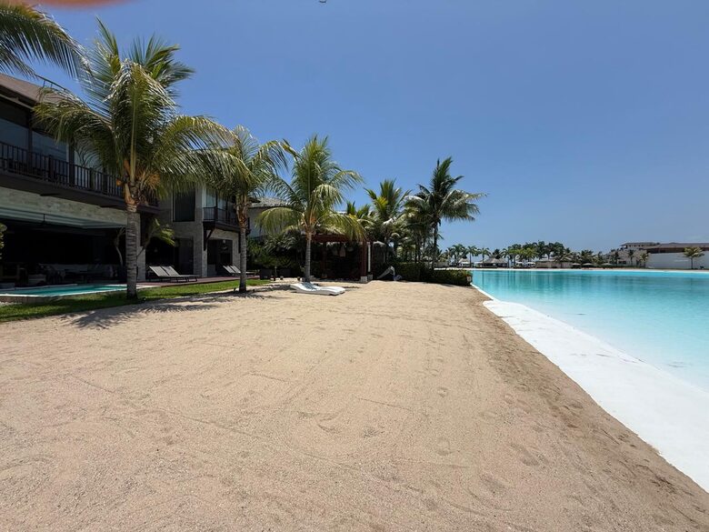 A Hidden Paradise Above the Crystal Lagoon - Santa Elena Canton, Ecuador