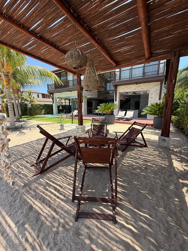 A Hidden Paradise Above the Crystal Lagoon - Santa Elena Canton, Ecuador