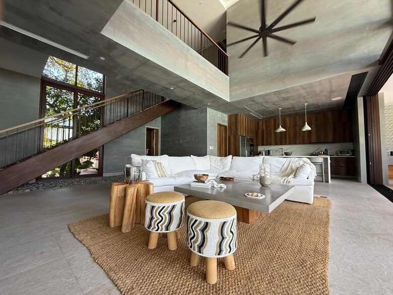 A Hidden Paradise Above the Crystal Lagoon - Santa Elena Canton, Ecuador