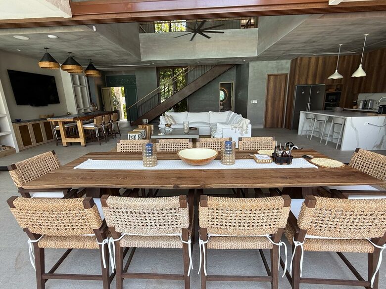 A Hidden Paradise Above the Crystal Lagoon - Santa Elena Canton, Ecuador