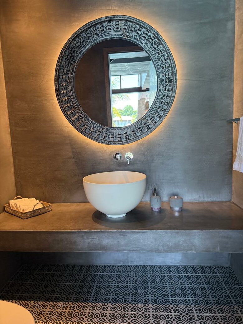 A Hidden Paradise Above the Crystal Lagoon - Santa Elena Canton, Ecuador