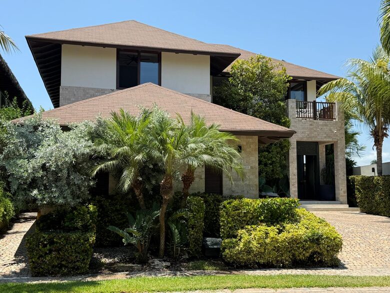A Hidden Paradise Above the Crystal Lagoon - Santa Elena Canton, Ecuador