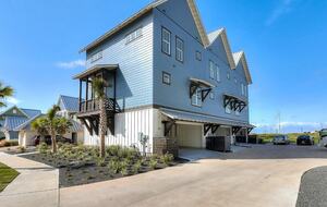 Coastal Escape Overlooking Palmilla’s 9th Hole - Port Aransas, Texas