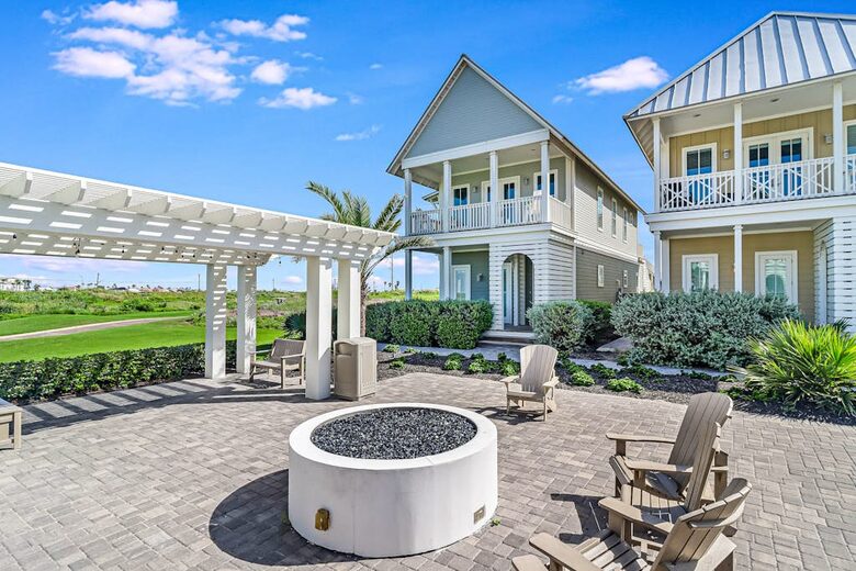 Coastal Escape Overlooking Palmilla’s 9th Hole - Port Aransas, Texas