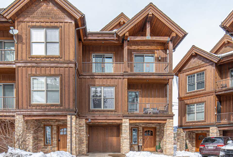 Ski-In/Ski-Out Townhome Steps from Lift at Purgatory - Durango, Colorado