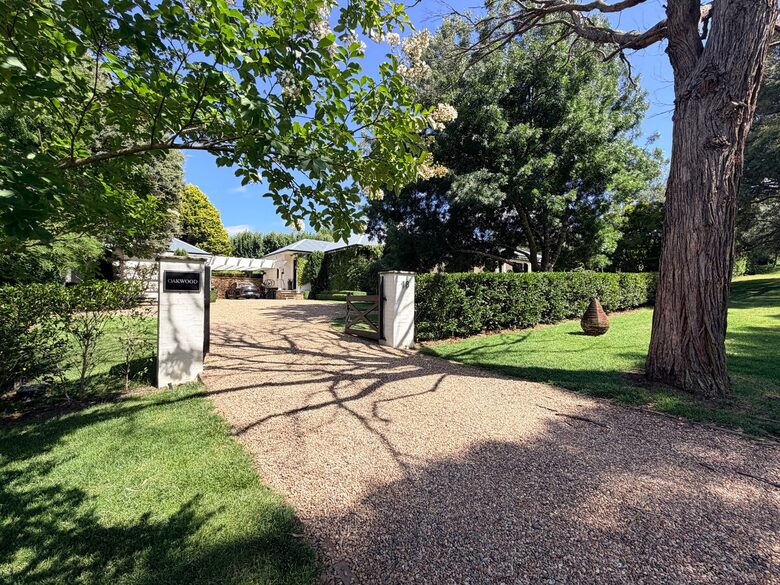 Berrima Estate with Pool, Sauna & Garden Retreat - Berrima, Australia