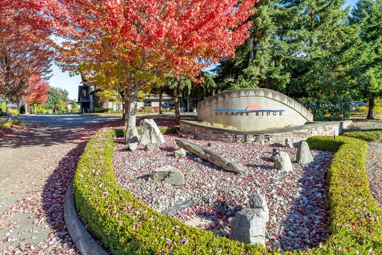 Sunrise Ridge Waterfront Retreat Overlooking Craig Bay - Parksville, Canada