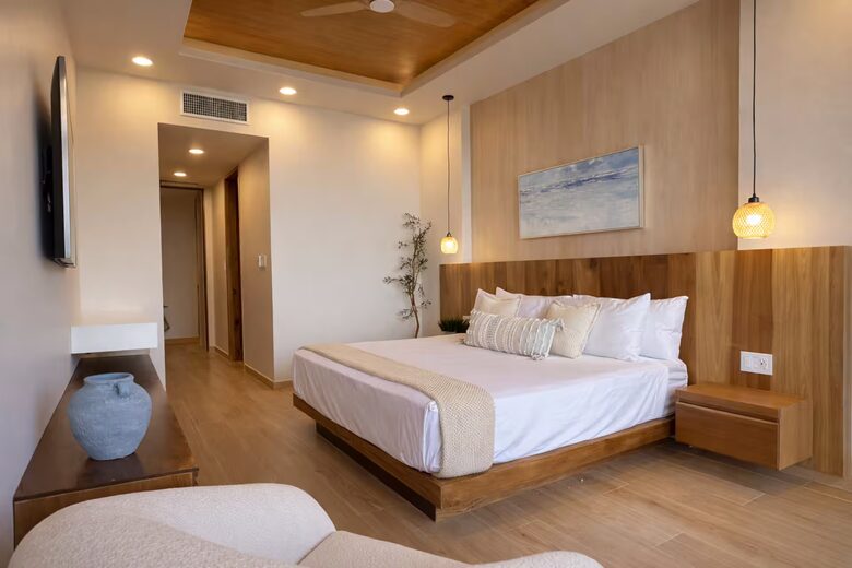 Caribbean Luxury Haven in Rose Hall Golf Community - Montego Bay, Jamaica