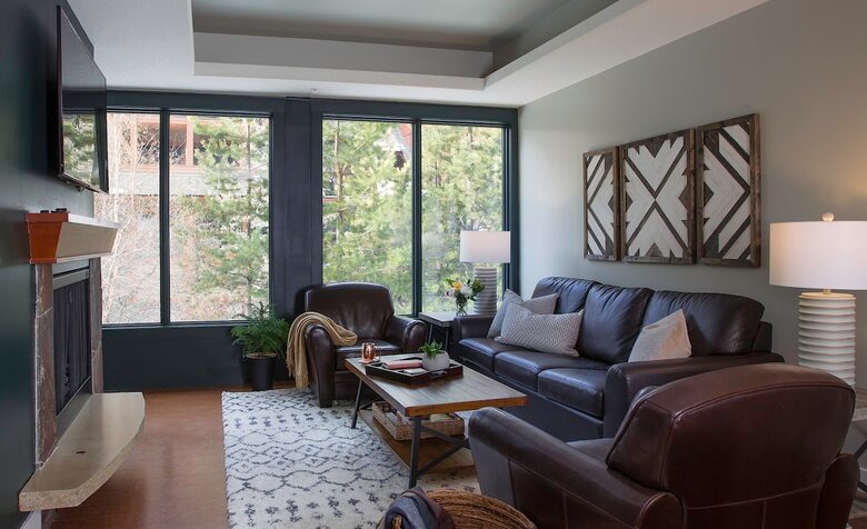 Cozy Alpine Retreat Near Banff & Trails - Canmore, Canada