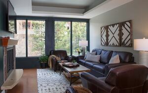 Cozy Alpine Retreat Near Banff & Trails - Canmore, Canada