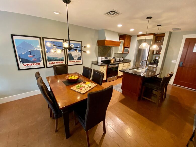 Cozy Alpine Retreat Near Banff & Trails - Canmore, Canada