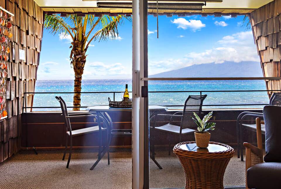 Lahaina Beach Escape with Stunning Ocean Views - Lahaina, Hawaii