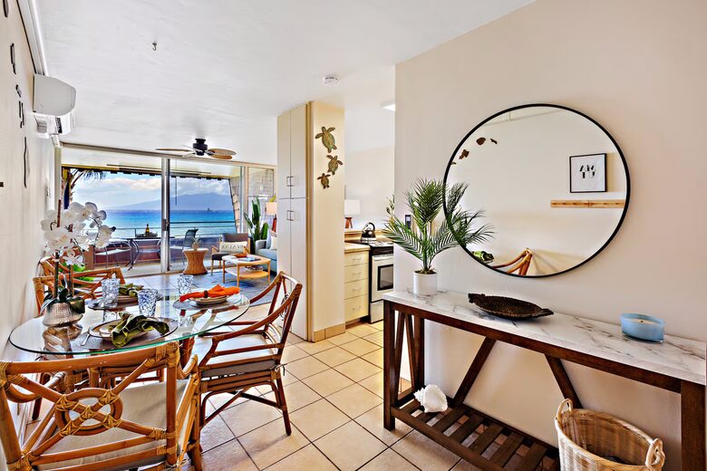Lahaina Beach Escape with Stunning Ocean Views - Lahaina, Hawaii
