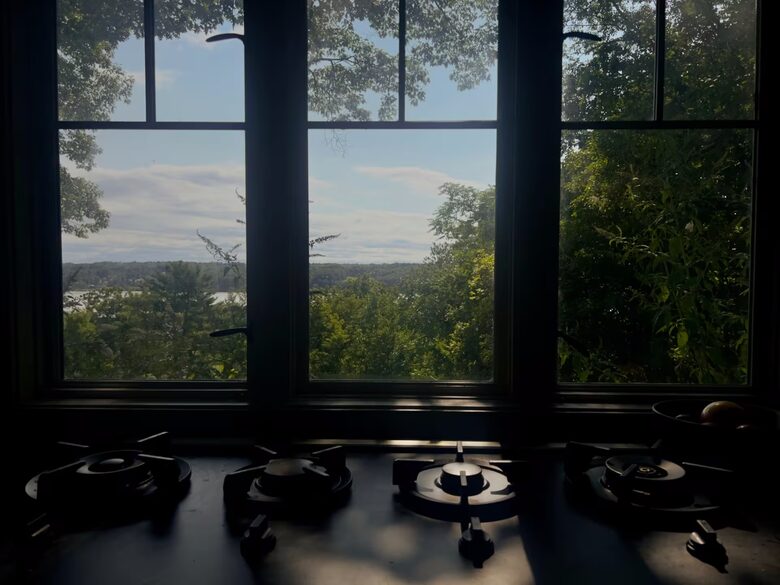 Hudson River Cottage with Scenic Views & Gardens - Saugerties, New York