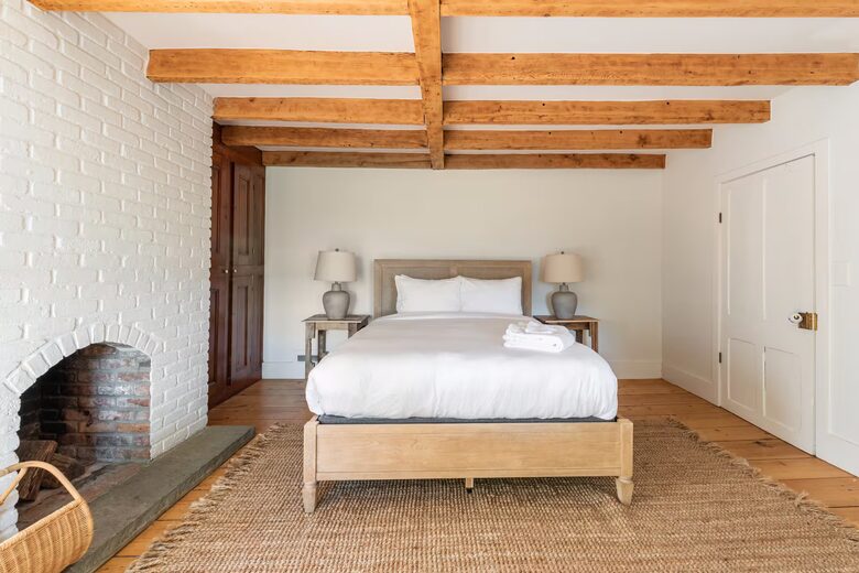 Hudson River Cottage with Scenic Views & Gardens - Saugerties, New York