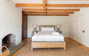 Hudson River Cottage with Scenic Views & Gardens - Saugerties, New York