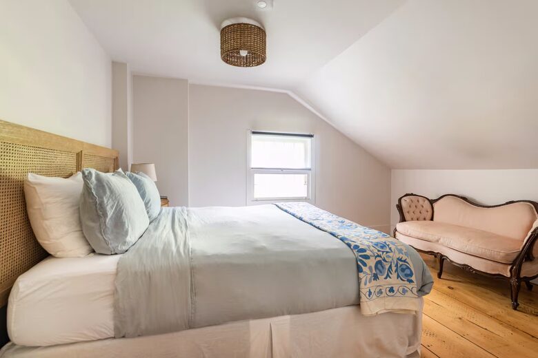 Hudson River Cottage with Scenic Views & Gardens - Saugerties, New York