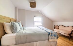 Hudson River Cottage with Scenic Views & Gardens - Saugerties, New York