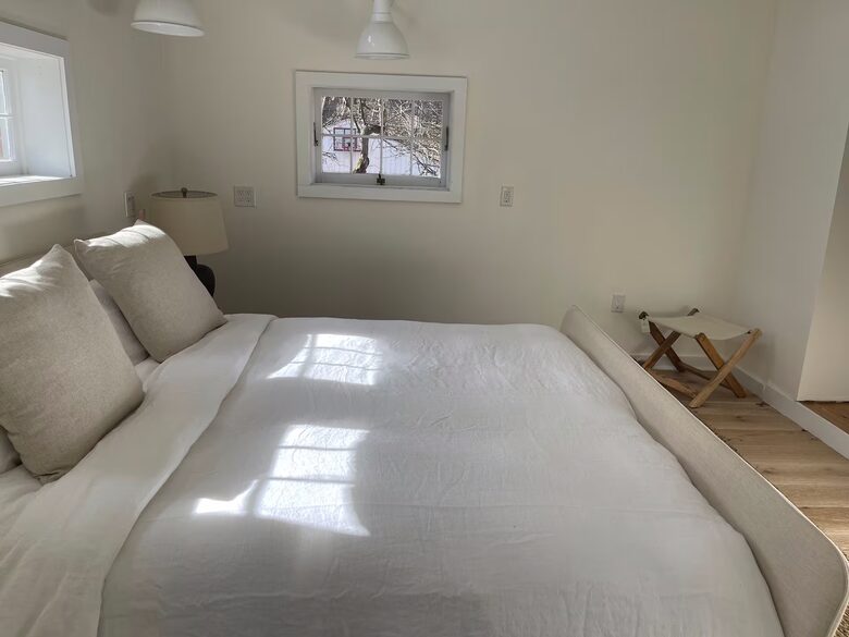 Hudson River Cottage with Scenic Views & Gardens - Saugerties, New York