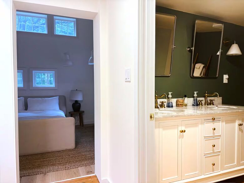 Hudson River Cottage with Scenic Views & Gardens - Saugerties, New York