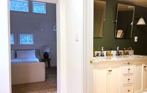 Hudson River Cottage with Scenic Views & Gardens - Saugerties, New York