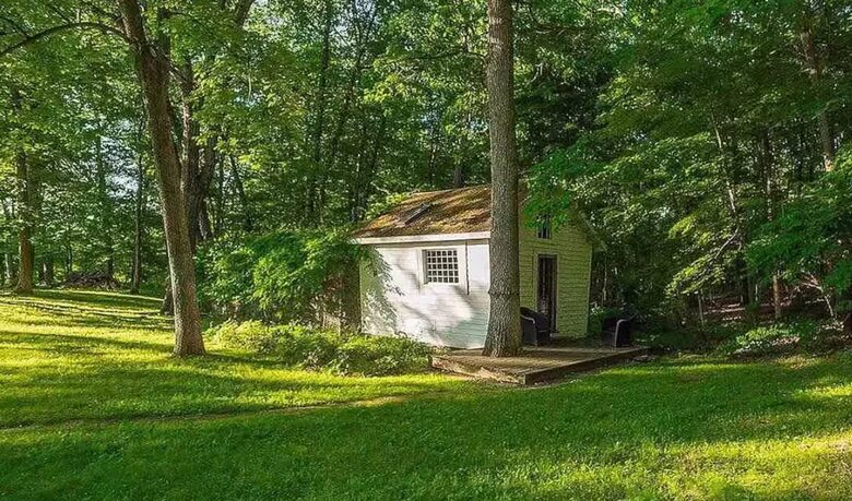 Hudson River Cottage with Scenic Views & Gardens - Saugerties, New York