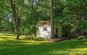 Hudson River Cottage with Scenic Views & Gardens - Saugerties, New York