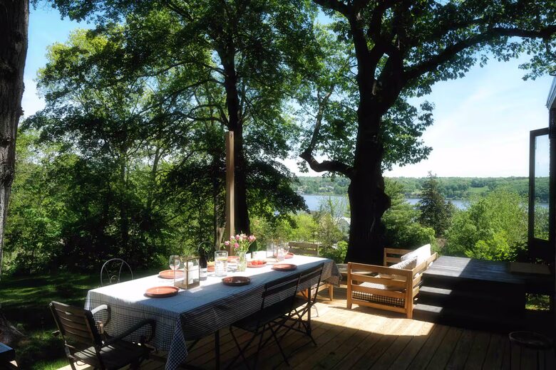 Hudson River Cottage with Scenic Views & Gardens - Saugerties, New York