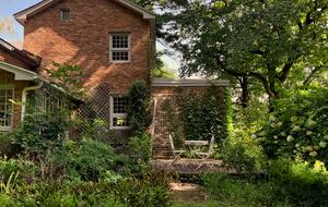 Hudson River Cottage with Scenic Views & Gardens - Saugerties, New York