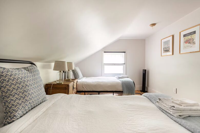 Hudson River Cottage with Scenic Views & Gardens - Saugerties, New York