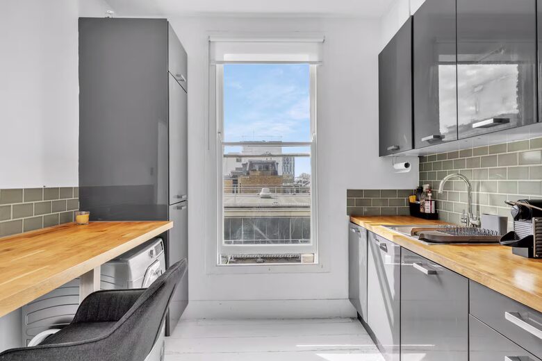 Refined Urban Living Near St. Pancras - London, United Kingdom