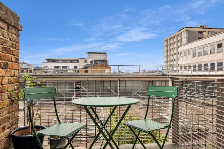 Refined Urban Living Near St. Pancras - London, United Kingdom