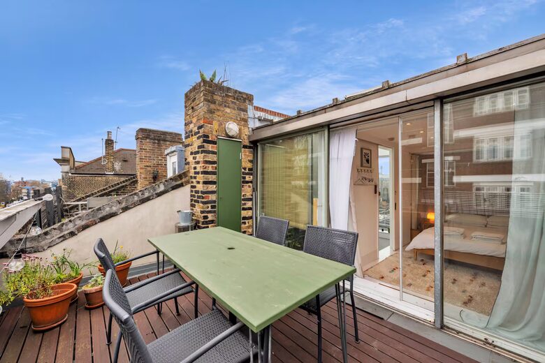 Refined Urban Living Near St. Pancras - London, United Kingdom