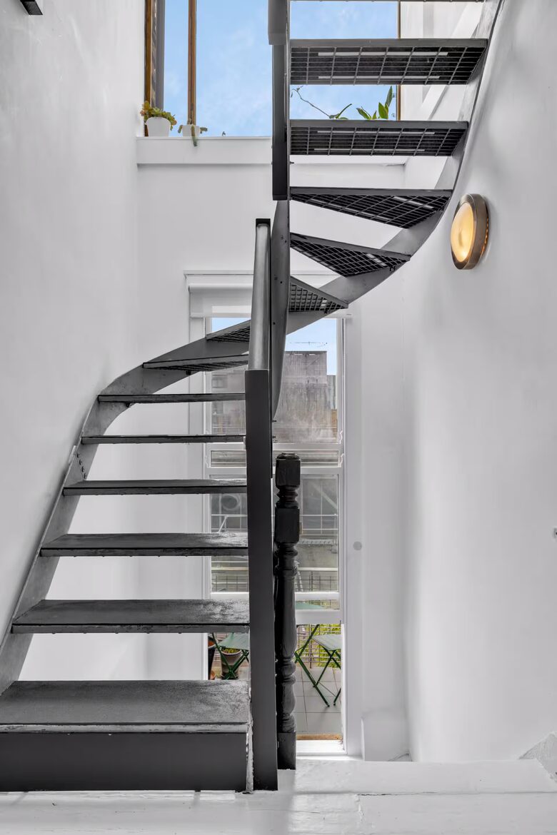 Refined Urban Living Near St. Pancras - London, United Kingdom