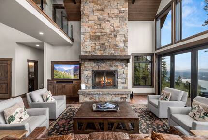 Luxury Ski-In Retreat Overlooking Whitefish Lake - Whitefish, Montana