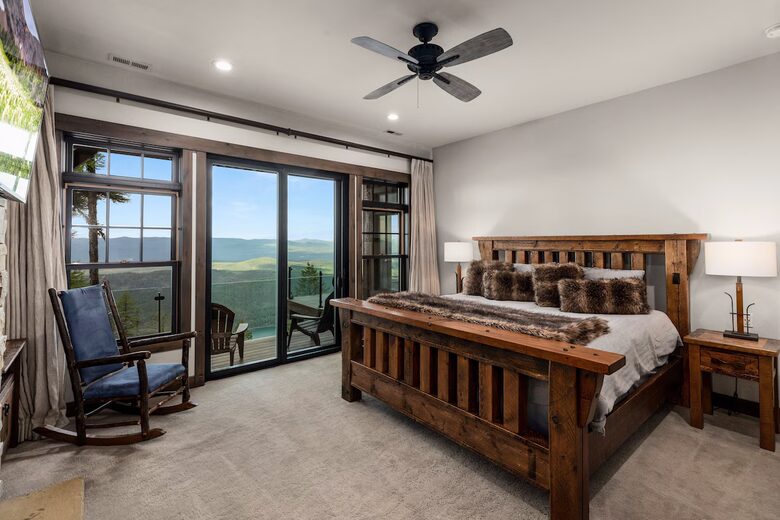 Luxury Ski-In Retreat Overlooking Whitefish Lake - Whitefish, Montana