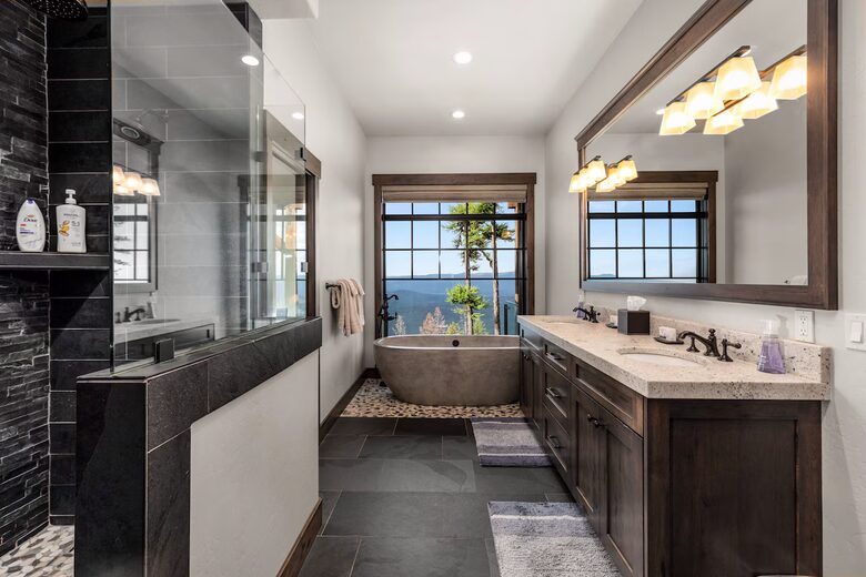 Luxury Ski-In Retreat Overlooking Whitefish Lake - Whitefish, Montana