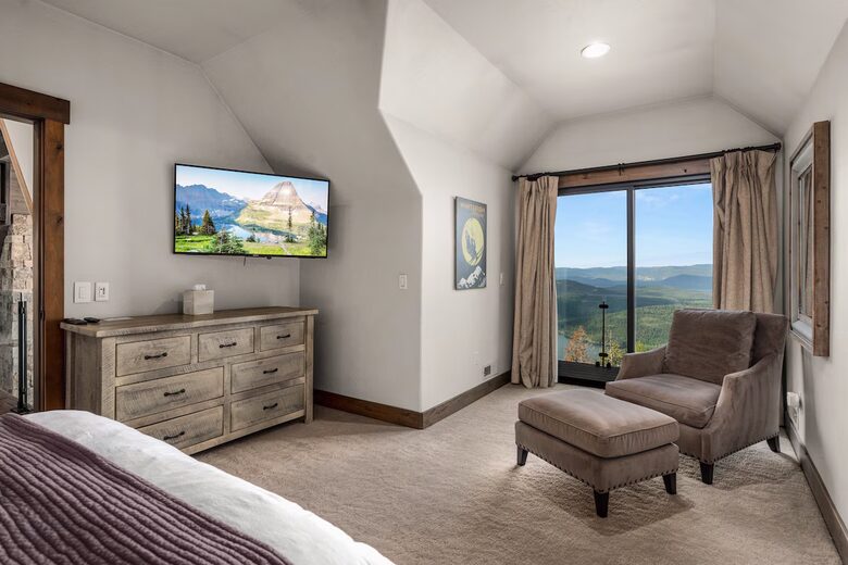 Luxury Ski-In Retreat Overlooking Whitefish Lake - Whitefish, Montana