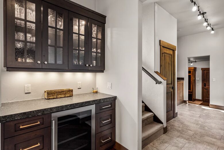 Luxury Ski-In Retreat Overlooking Whitefish Lake - Whitefish, Montana